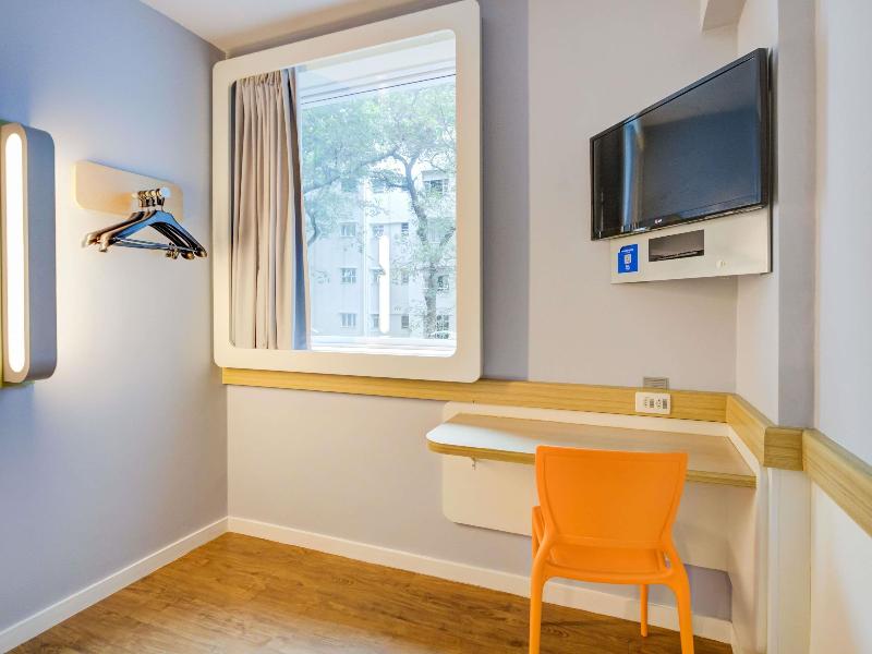 Ibis Budget Copacabana Rj image
