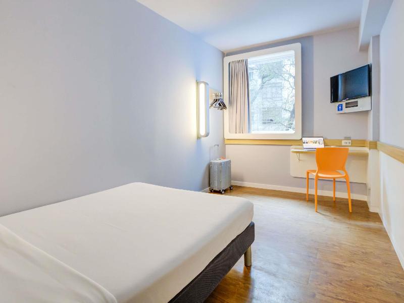 Ibis Budget Copacabana Rj image