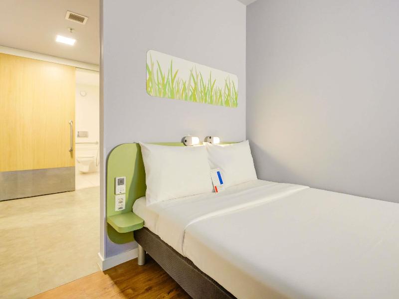Ibis Budget Copacabana Rj image