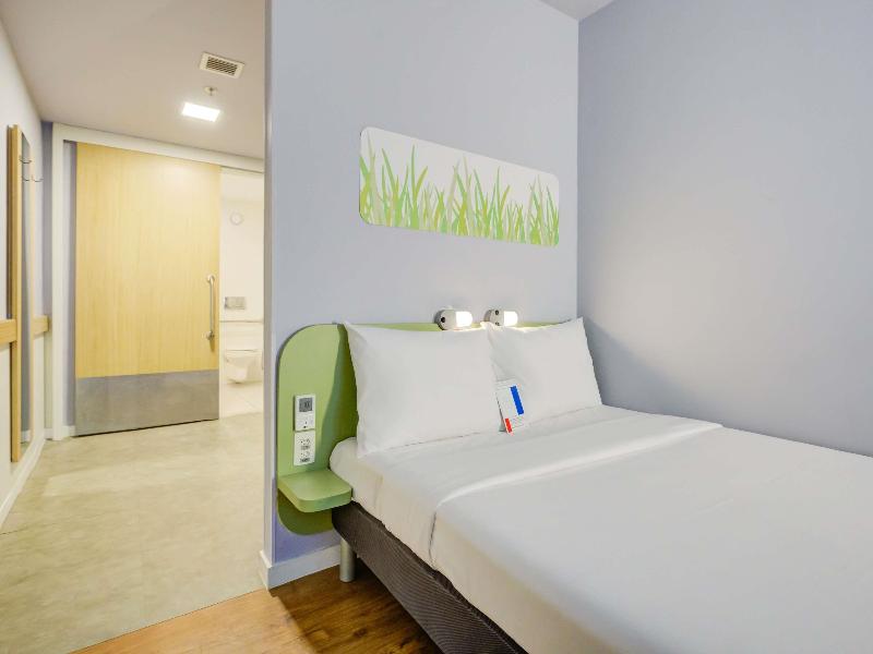 Ibis Budget Copacabana Rj image