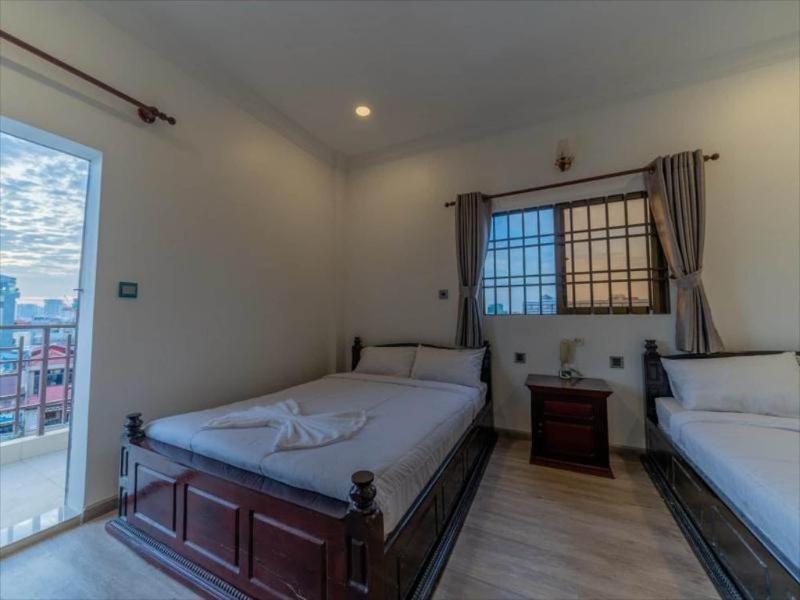 4 Rivers Hotel image