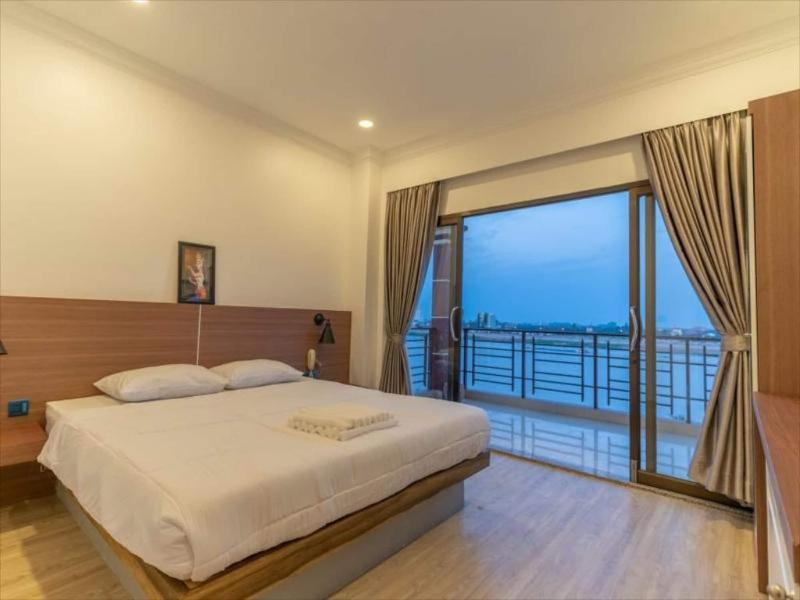 4 Rivers Hotel image