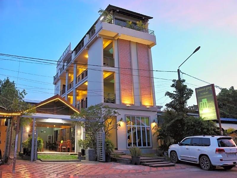 Neakru Guesthouse And Restaurant image