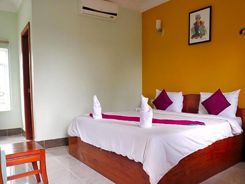 Neakru Guesthouse And Restaurant image