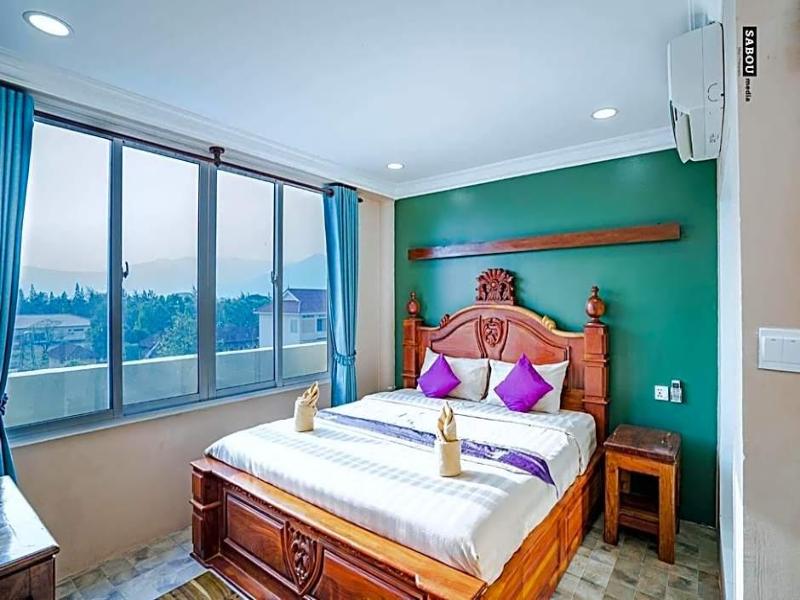Neakru Guesthouse And Restaurant image