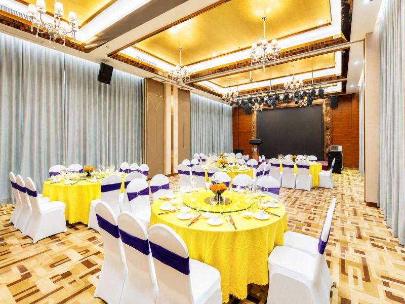 Tian Yi International Hotel image