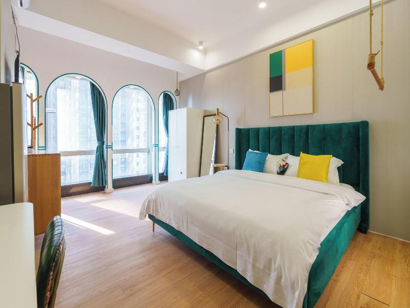 Sunny Private Apt Of Grand Continental image