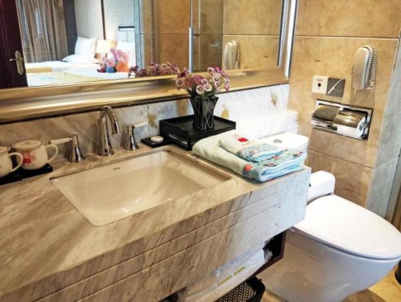 Taishan Bojue Hotel image