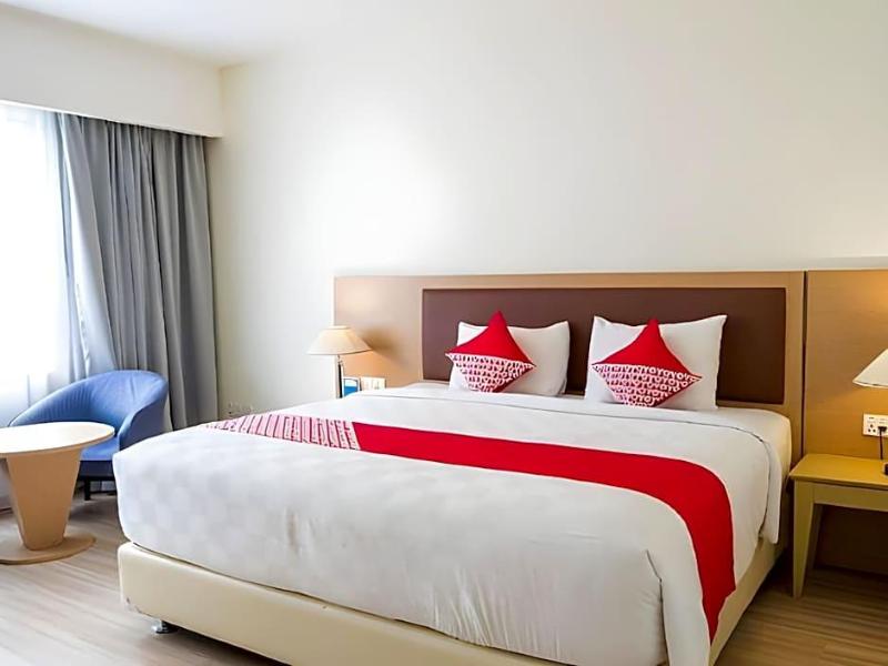 OYO 666 D' Grande Hotel Batam image