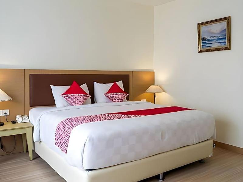 OYO 666 D' Grande Hotel Batam image