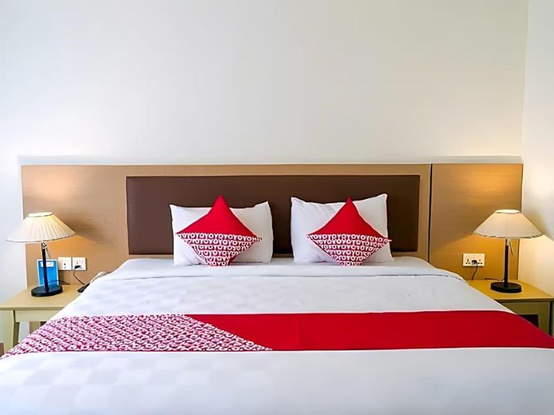 OYO 666 D' Grande Hotel Batam image