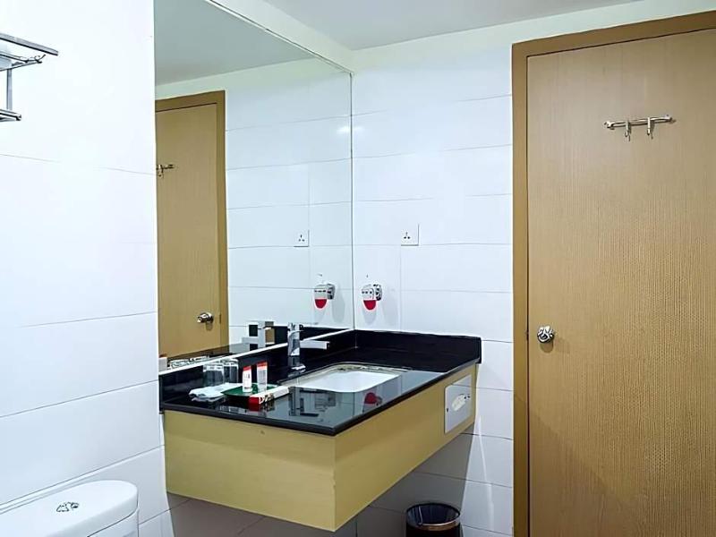 OYO 666 D' Grande Hotel Batam image