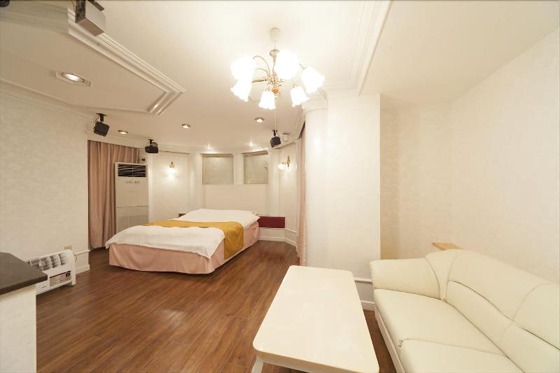 Hotel Fine Garden Okayama 1 - Adults Only image