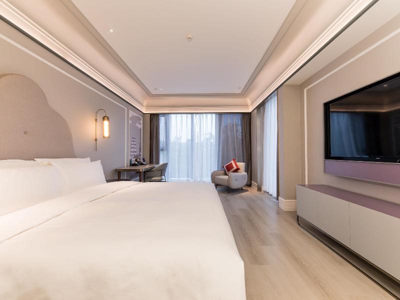 Mercure Xian Dayan Pagoda image