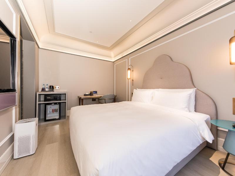 Mercure Xian Dayan Pagoda image