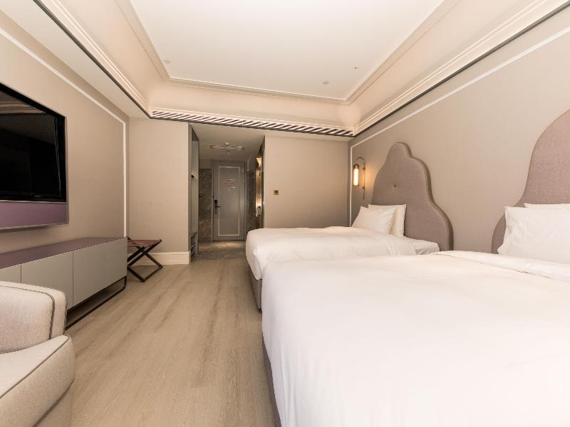 Mercure Xian Dayan Pagoda image