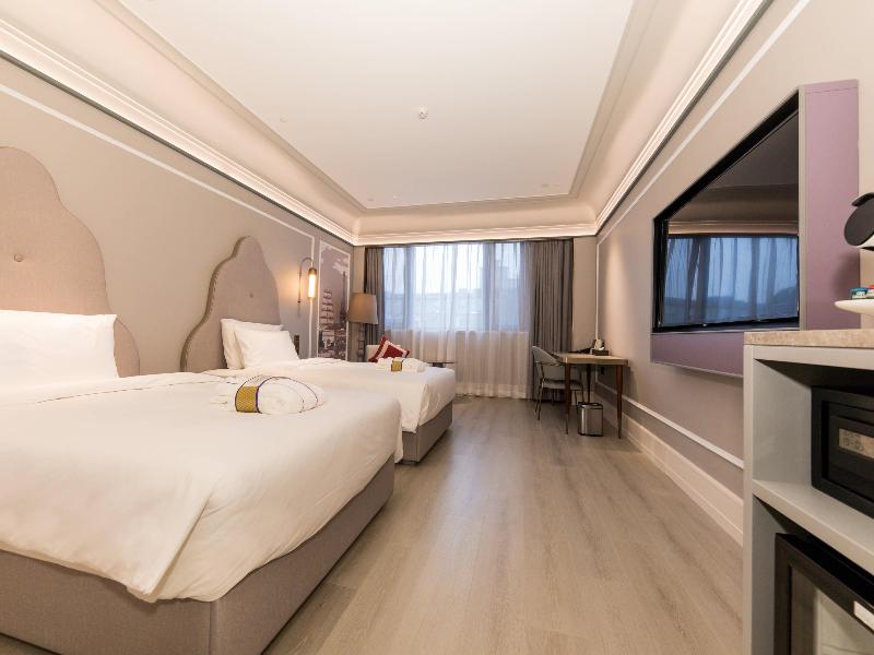 Mercure Xian Dayan Pagoda image