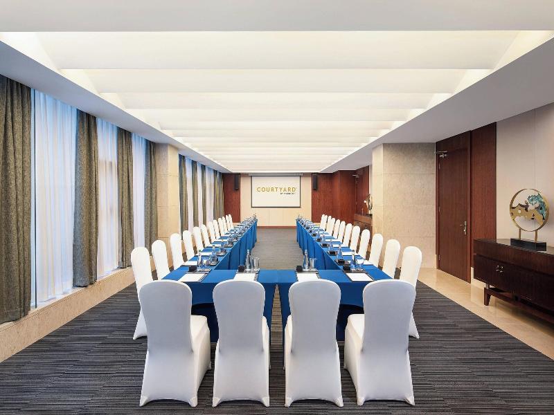Courtyard By Marriott Wuxi Lihu Lake image