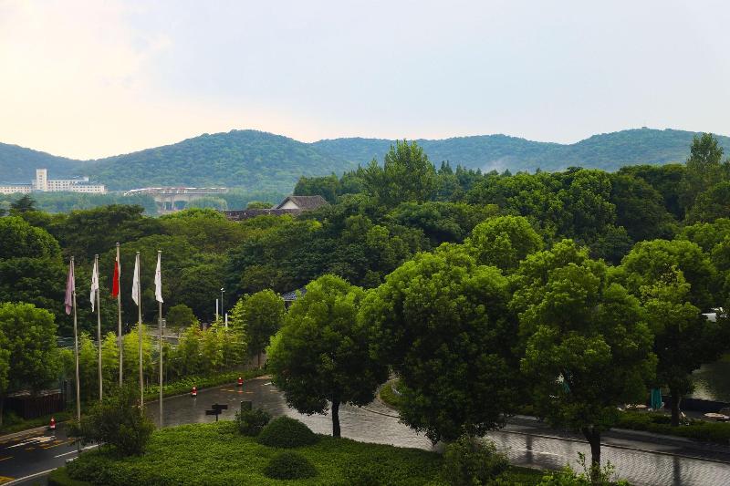 Courtyard By Marriott Wuxi Lihu Lake image