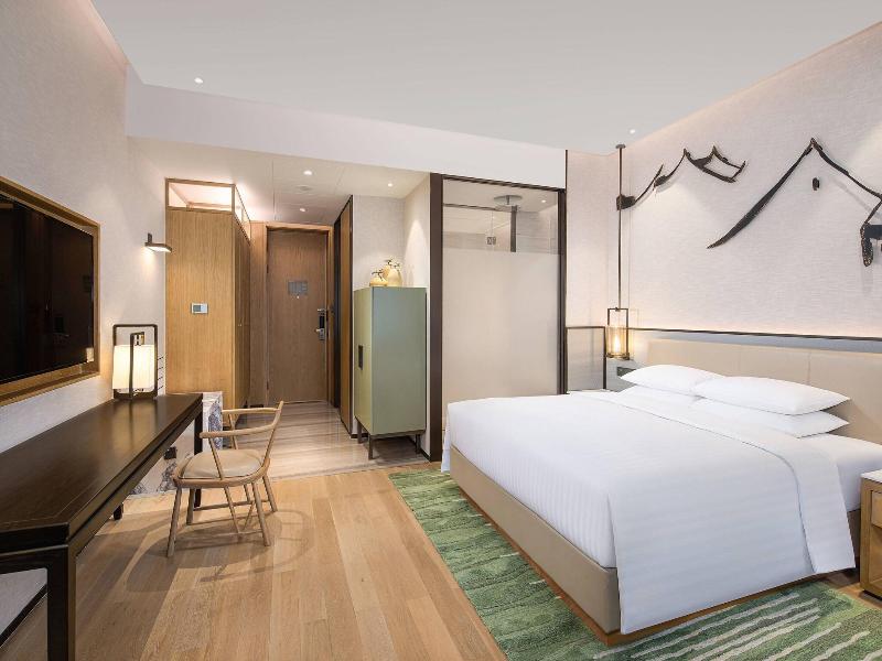 Courtyard By Marriott Wuxi Lihu Lake image