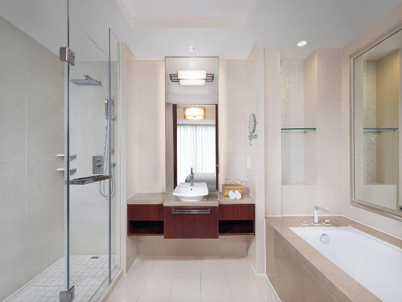 Courtyard By Marriott Wuxi Lihu Lake image