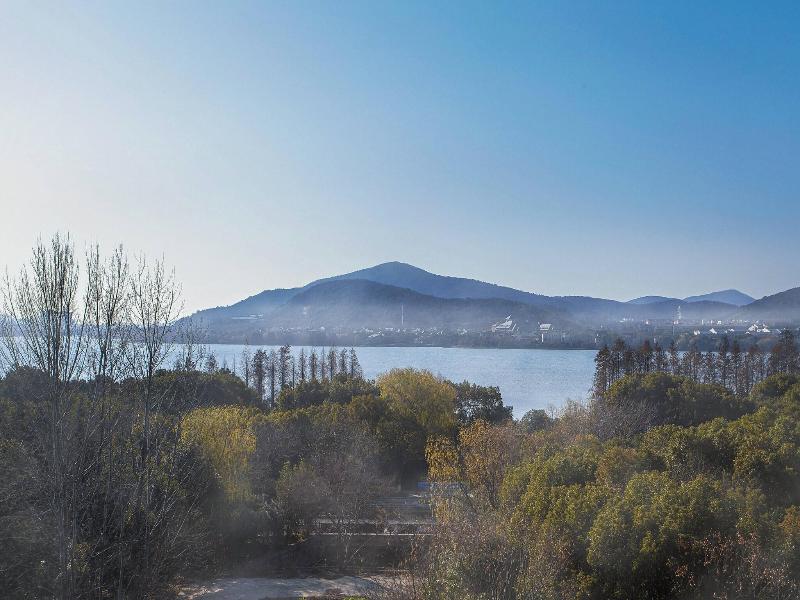 Courtyard By Marriott Wuxi Lihu Lake image