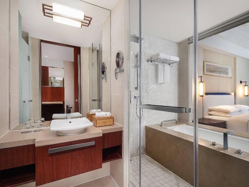 Courtyard By Marriott Wuxi Lihu Lake image