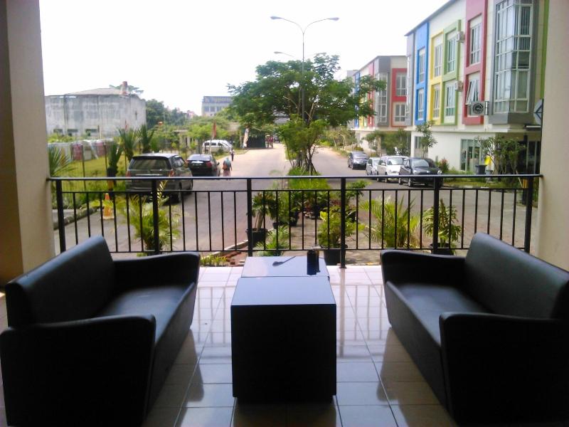 Apartemen The Suites Metro Yudis image