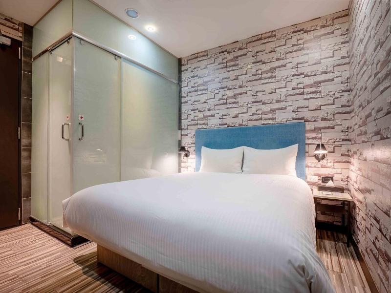 CHECK inn Taichung Ziyou image