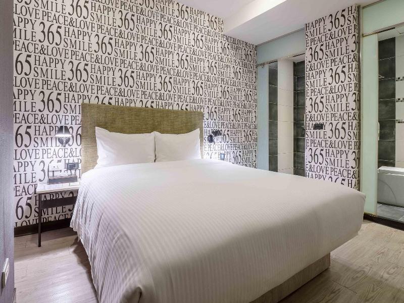 CHECK inn Taichung Ziyou image