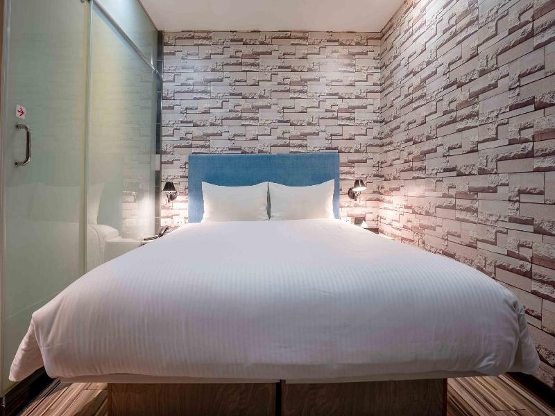 CHECK inn Taichung Ziyou image