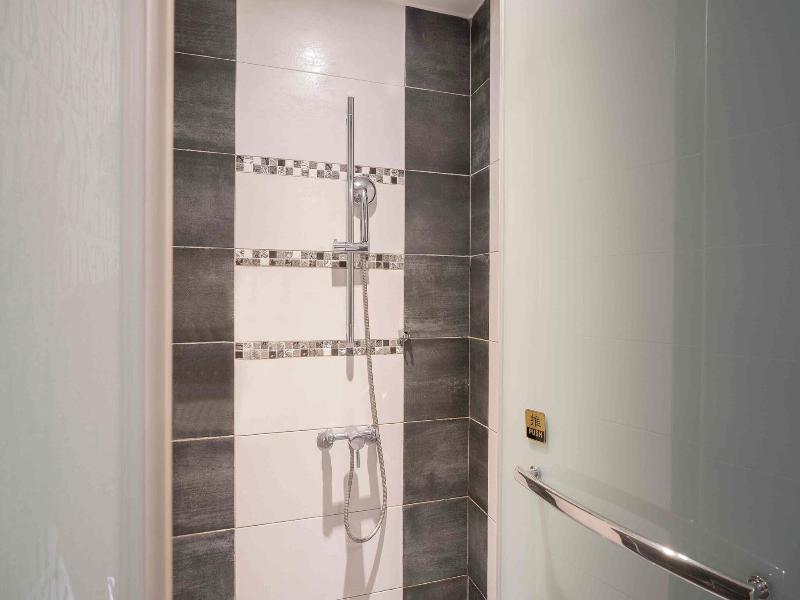 CHECK inn Taichung Ziyou image
