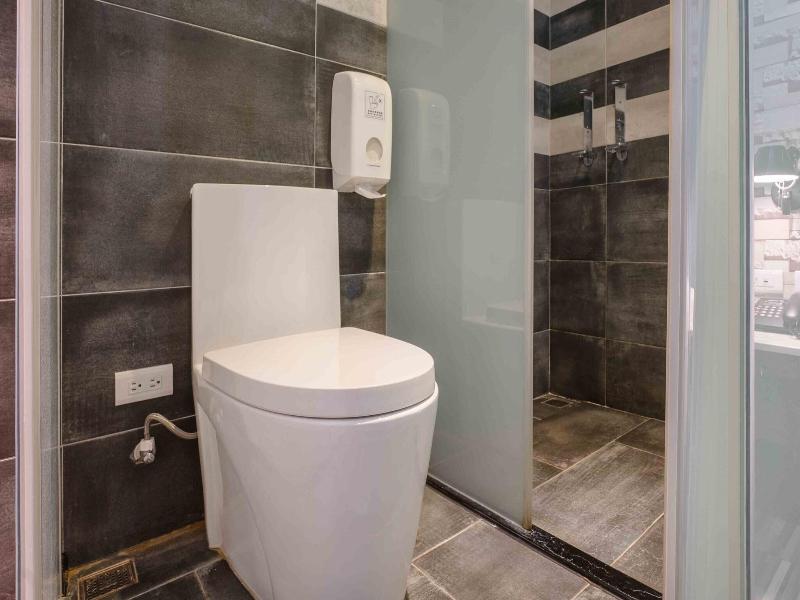 CHECK inn Taichung Ziyou image