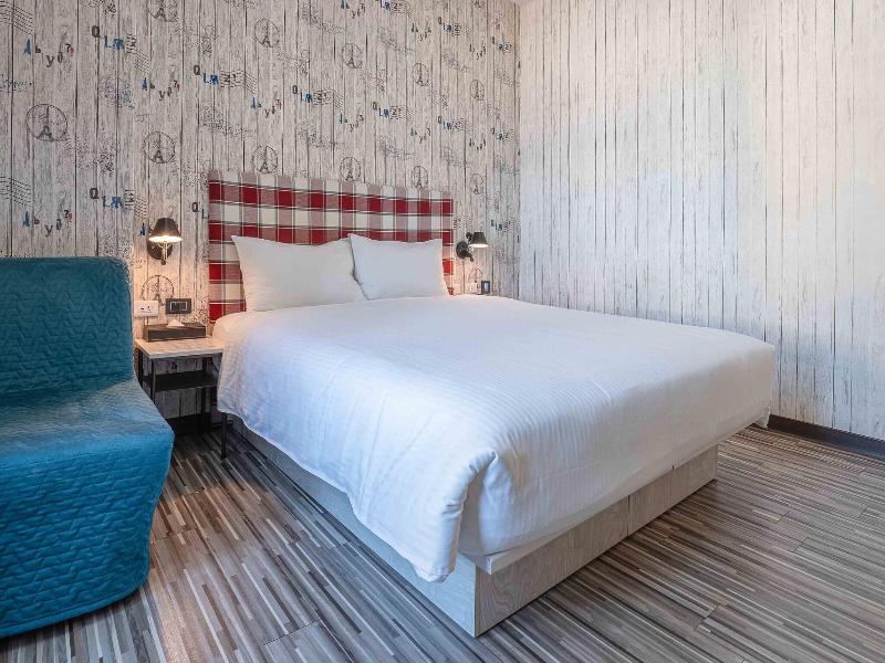 CHECK inn Taichung Ziyou image