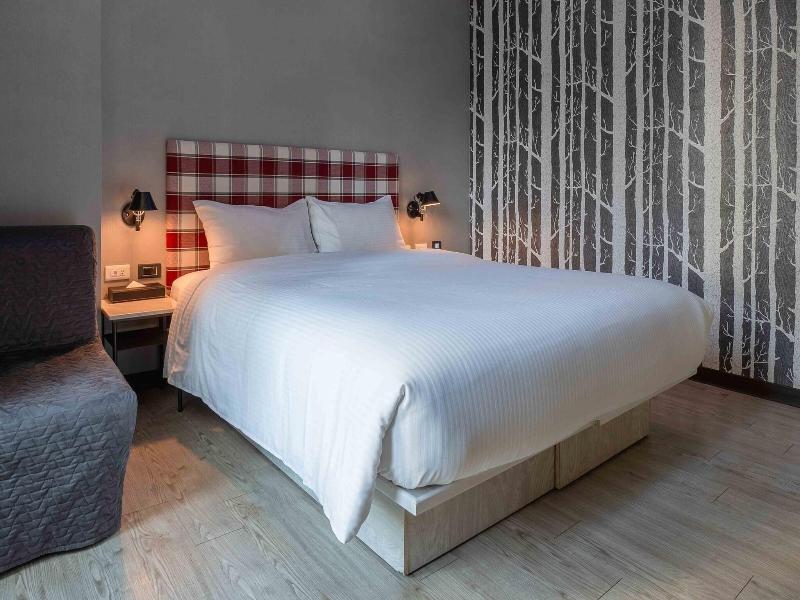 CHECK inn Taichung Ziyou image