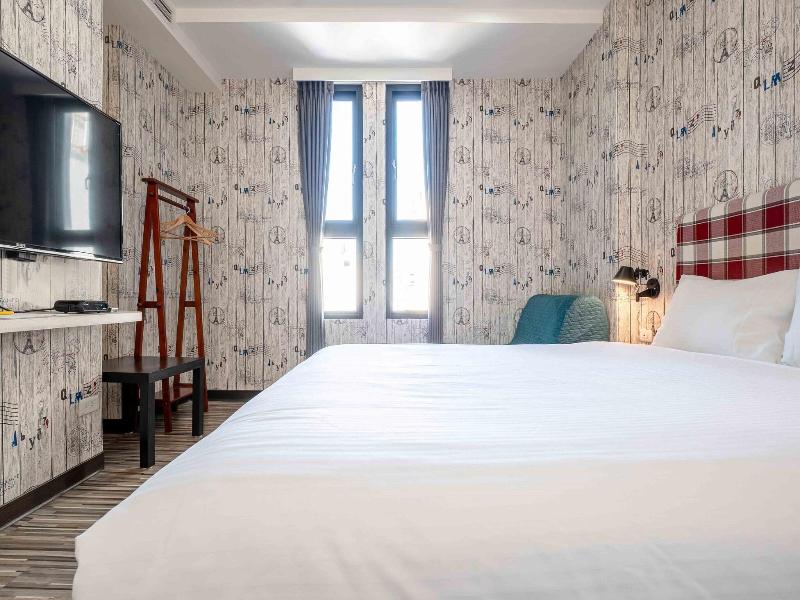 CHECK inn Taichung Ziyou image