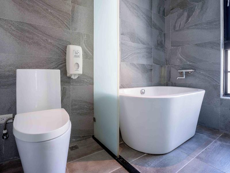 CHECK inn Taichung Ziyou image