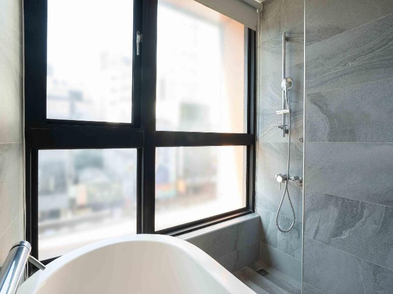 CHECK inn Taichung Ziyou image