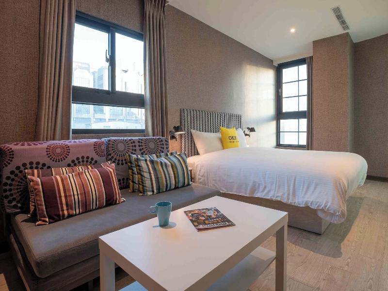 CHECK inn Taichung Ziyou image