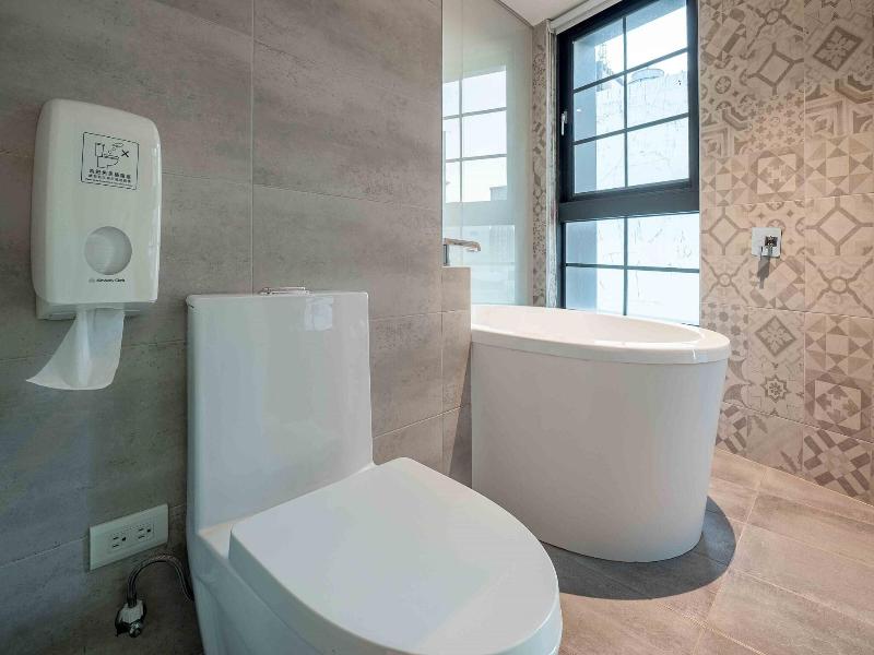 CHECK inn Taichung Ziyou image