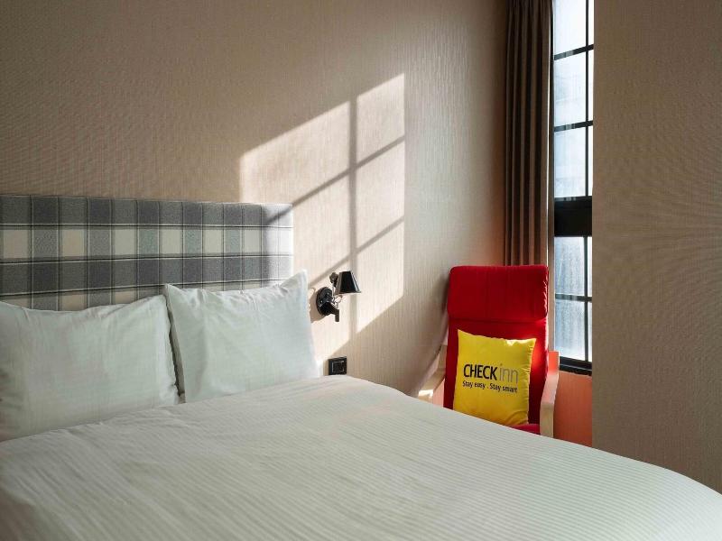 CHECK inn Taichung Ziyou image