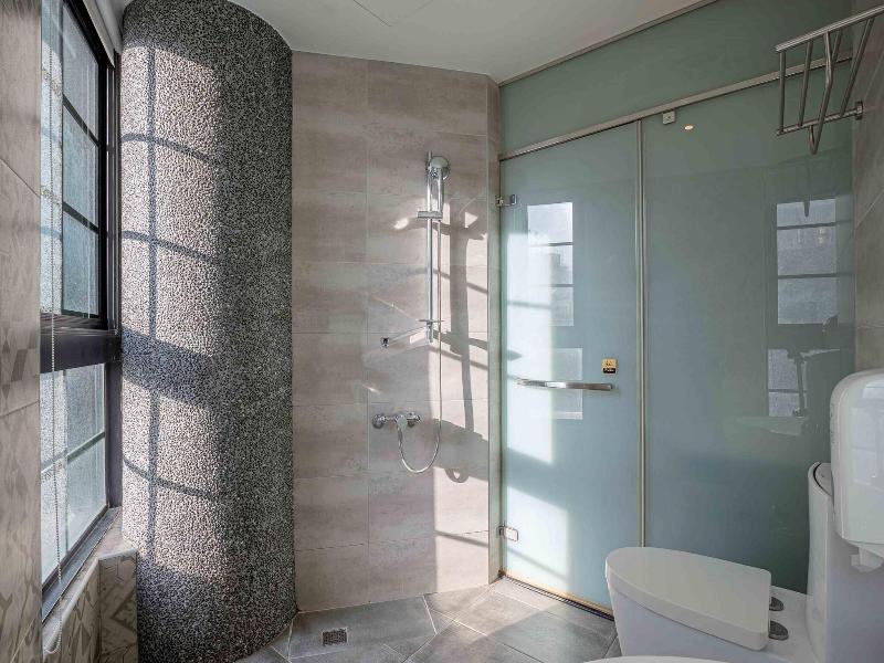 CHECK inn Taichung Ziyou image