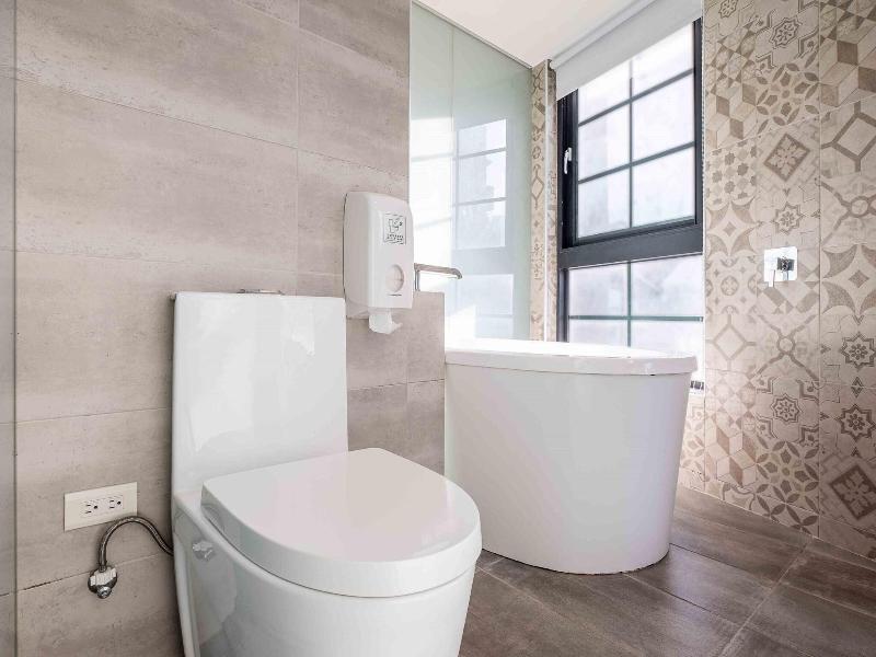 CHECK inn Taichung Ziyou image
