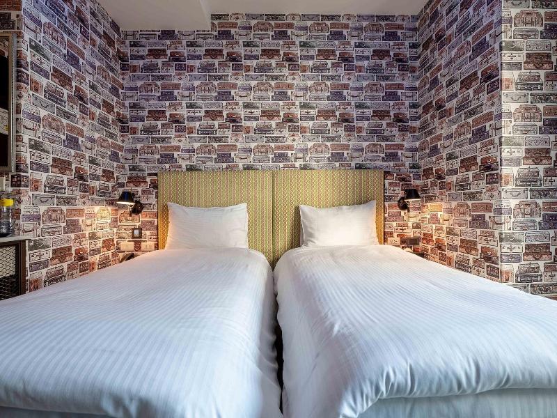 CHECK inn Taichung Ziyou image