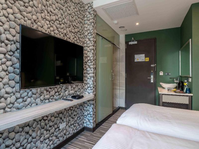 CHECK inn Taichung Ziyou image