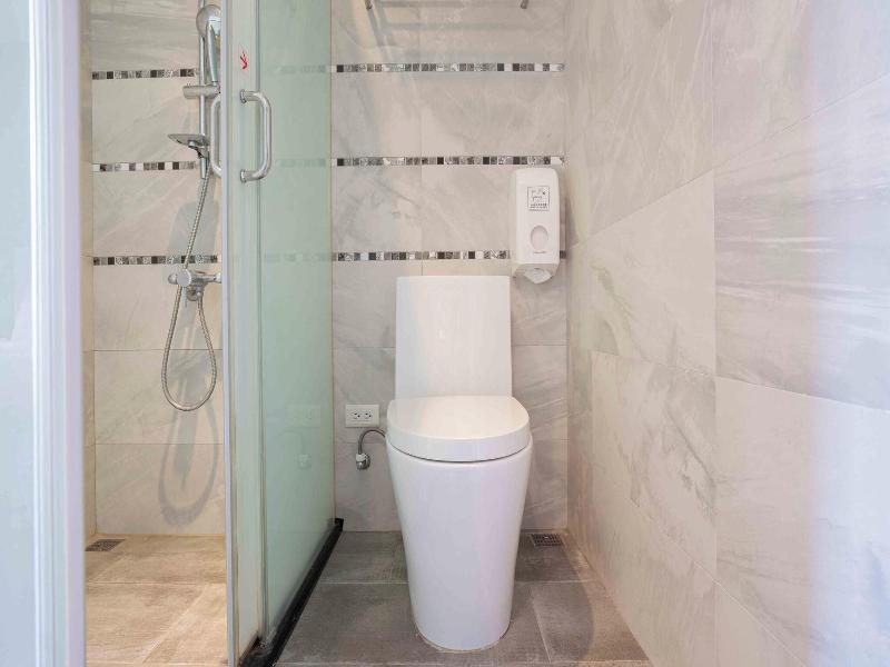 CHECK inn Taichung Ziyou image