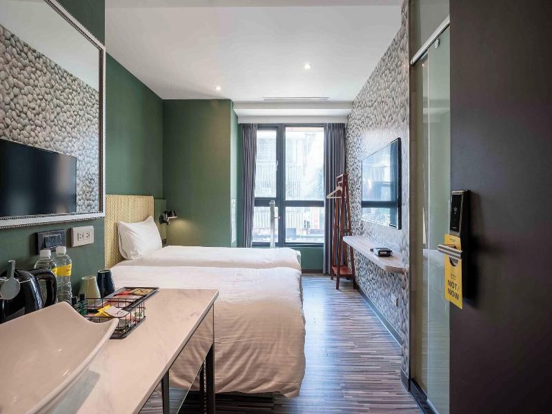 CHECK inn Taichung Ziyou image