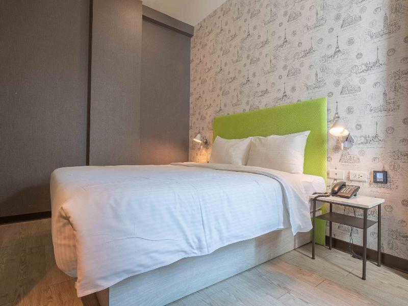 CHECK inn Taichung Ziyou image