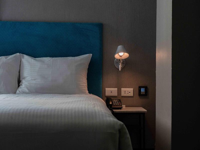 CHECK inn Taichung Ziyou image