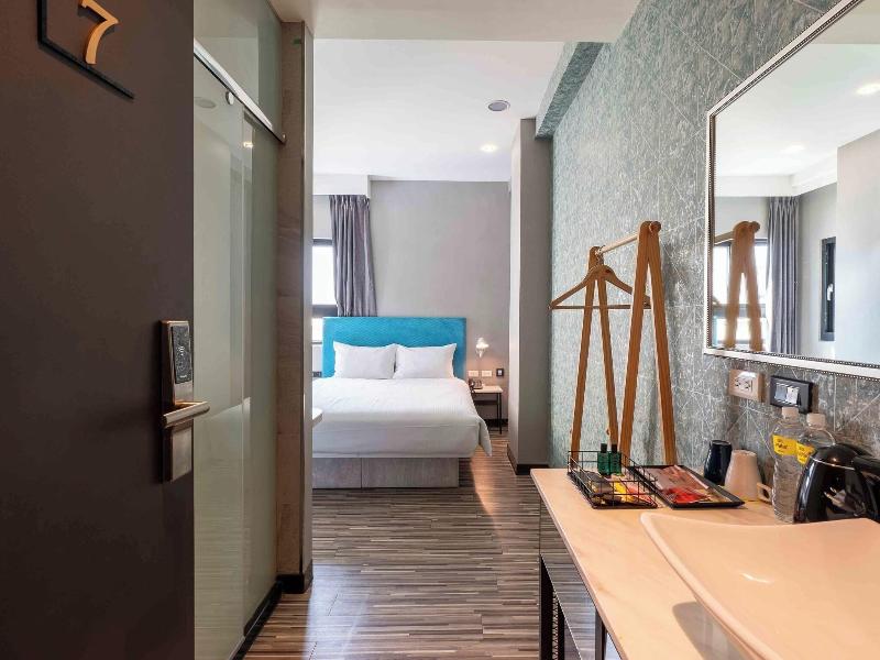 CHECK inn Taichung Ziyou image